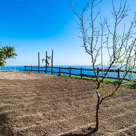 La Tagliata Spectacular Jacuzzi Tub Amazing View And Private Parking Garage Holiday home