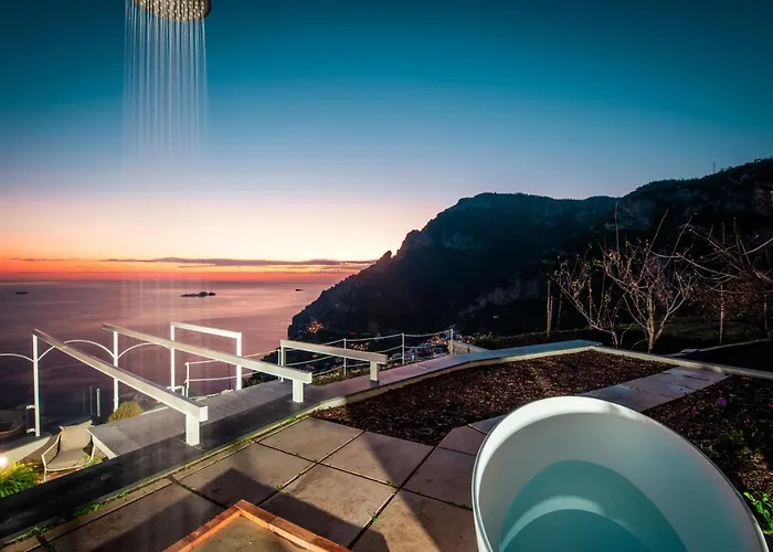 La Tagliata Spectacular Jacuzzi Tub Amazing View And Private Parking Garage Semesterbostad *