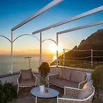 La Tagliata Spectacular Jacuzzi Tub Amazing View And Private Parking Garage Holiday home Positano