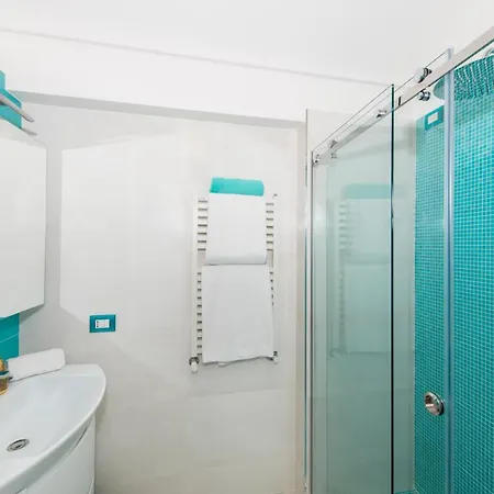 Будинок відпочинку La Tagliata Spectacular Jacuzzi Tub Amazing View And Private Parking Garage