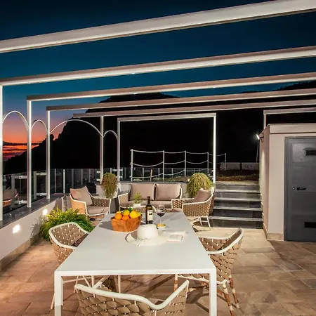 Tatil Evi La Tagliata Spectacular Jacuzzi Tub Amazing View And Private Parking Garage Positano